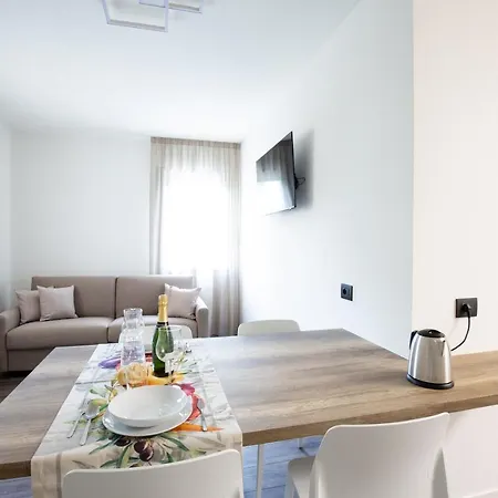 Borgo Verticale Luxury Apartments Feltre Exterior photo