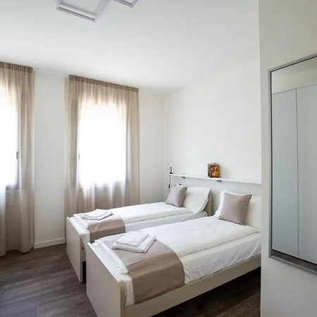 Borgo Verticale Luxury Apartments Feltre Exterior photo