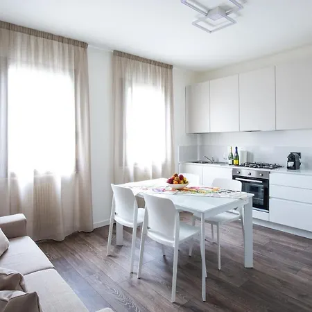 Borgo Verticale Luxury Apartments Feltre Exterior photo