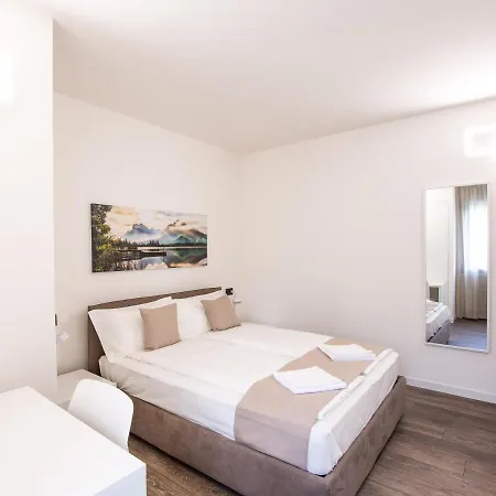 Borgo Verticale Luxury Apartments Feltre Exterior photo